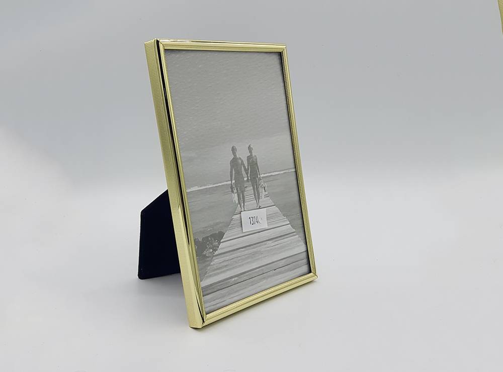 Brass Plated Photo Frame 10x15cm 120 Series