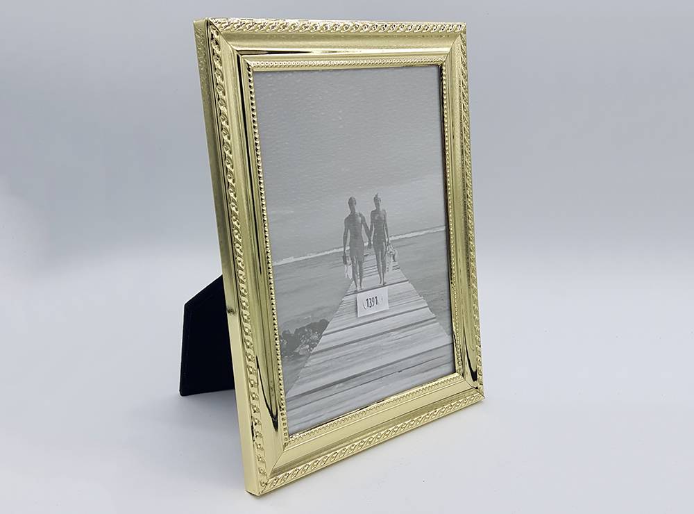 Brass Plated Photo Frame 13x18cm 136 Series