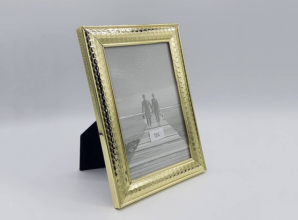 Brass Plated Photo Frame 10x15cm 136 Series