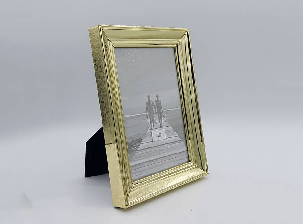 Brass Plated Photo Frame 10x15cm 148 Series