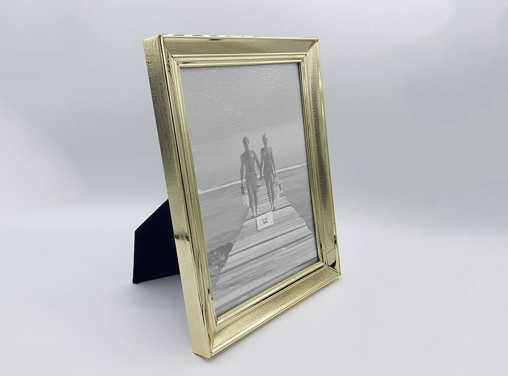 Brass Plated Photo Frame 15x21cm 148 Series